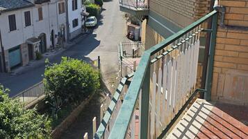 Apartment, 2 Bedrooms, Smoking, Ocean View | Property grounds