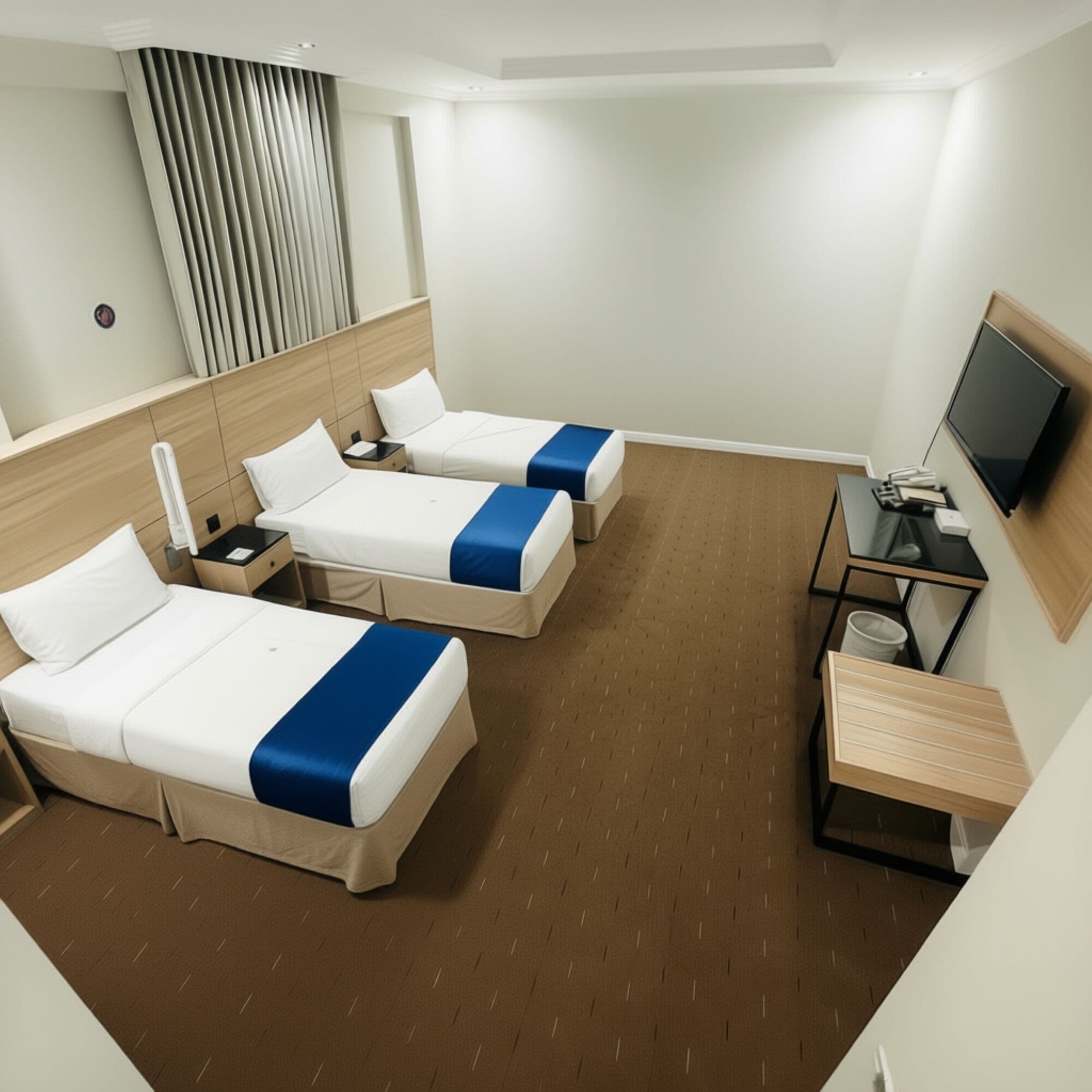 Deluxe Triple Room | Desk, free WiFi