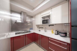 Superior Apartment, 2 Bedrooms, Kitchen, City View | Private kitchen