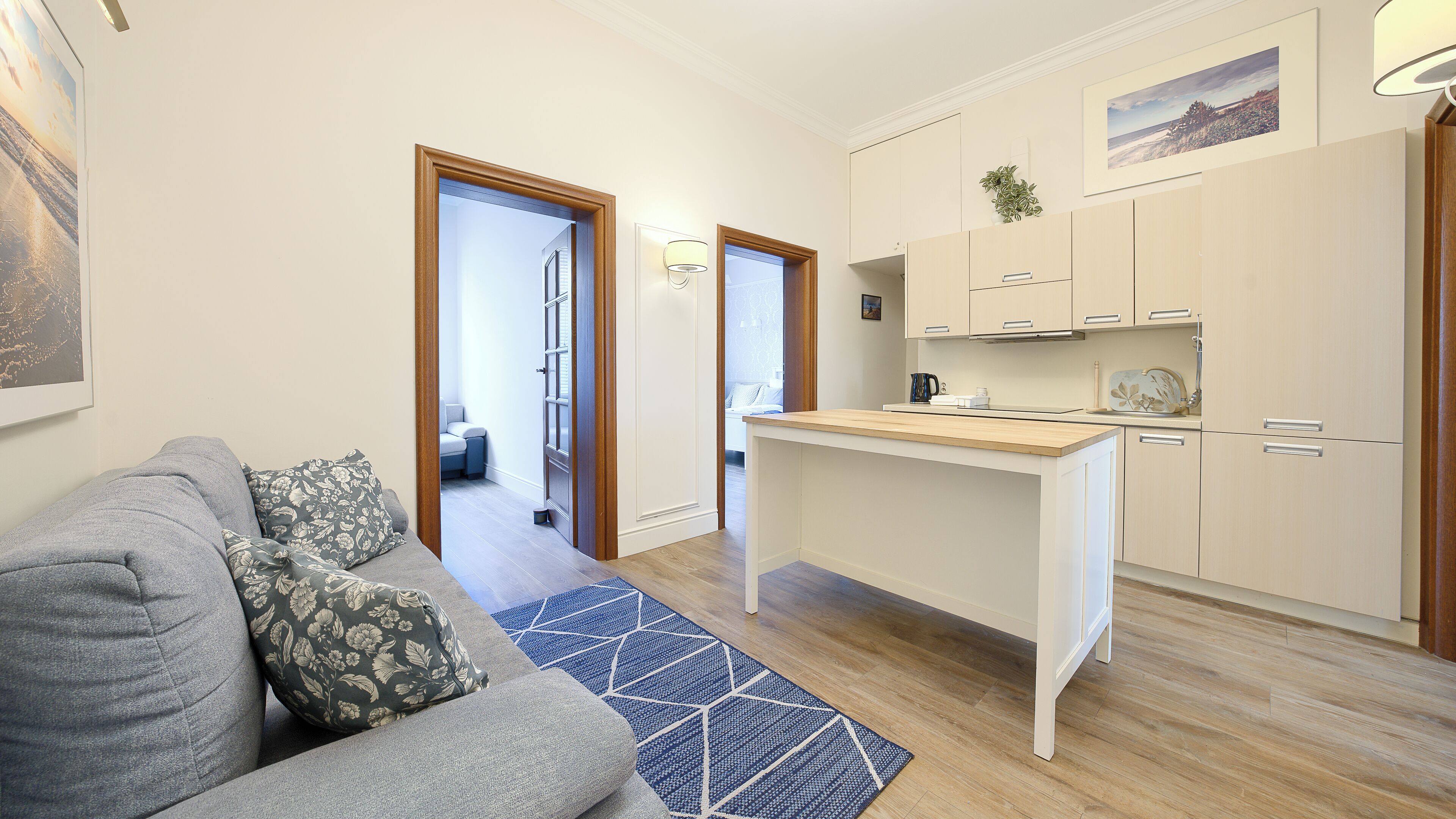 Căn hộ (2) | Bếp riêng | Tủ lạnh, bếp nấu, ấm điện, dụng cụ nấu nướng/bát dĩa/dao nĩa 