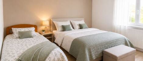 3 bedrooms, iron/ironing board, free WiFi, bed sheets