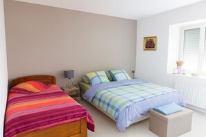 3 bedrooms, iron/ironing board, free WiFi, bed sheets