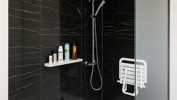 Dusche, Haartrockner, Toilettenpapier