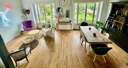 Pau T3 Banksy, BeeSleeping