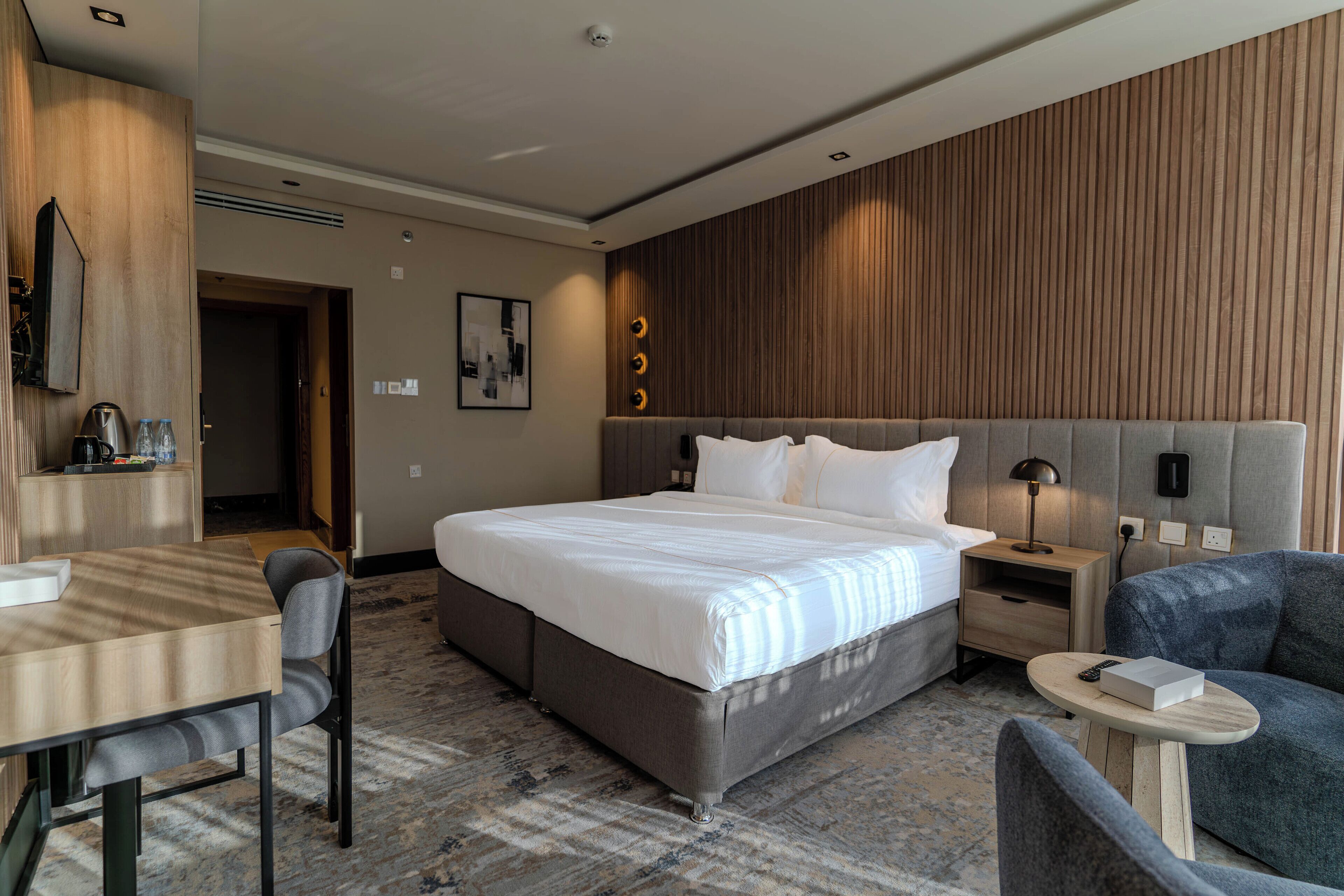 Deluxe Double Room | In-room safe, desk, blackout drapes, iron/ironing board