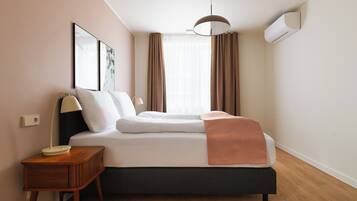 One-Bedroom Suite with sofa bed | Individualmente decorados, individualmente mobiliados, escrivaninha