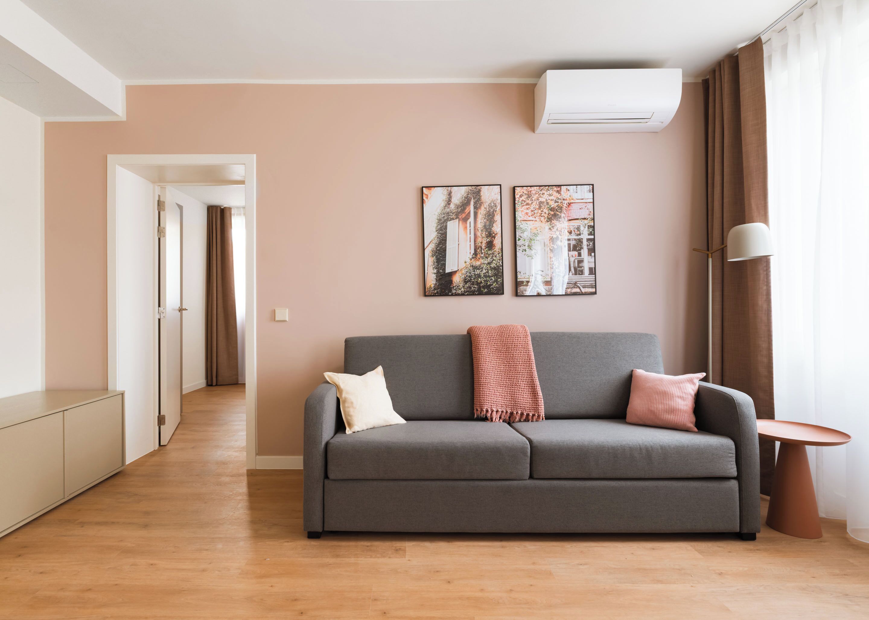 One-Bedroom Suite with sofa bed | Living area
