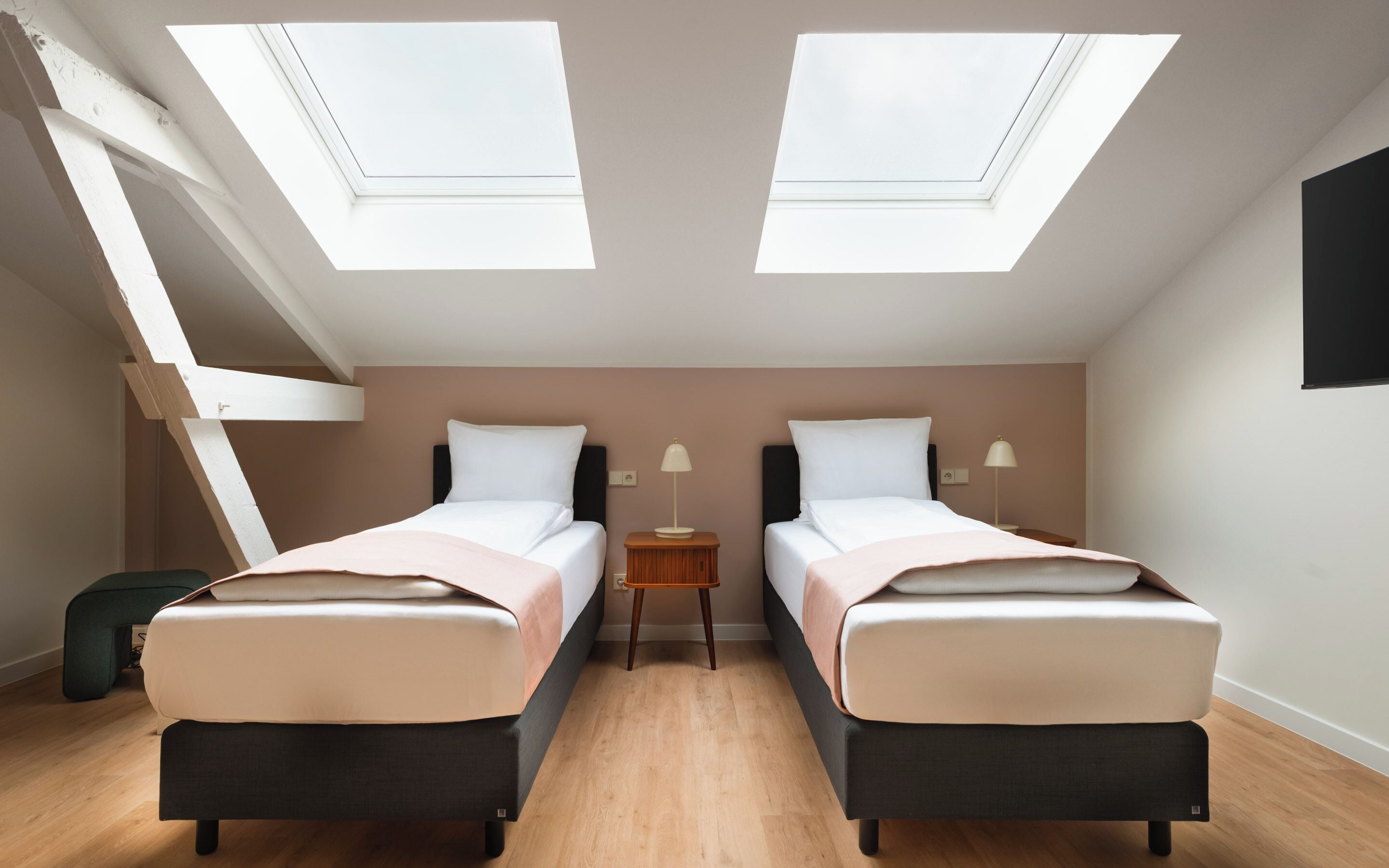 Comfort Twin Suite | Individually decorated, individually furnished, desk, laptop workspace