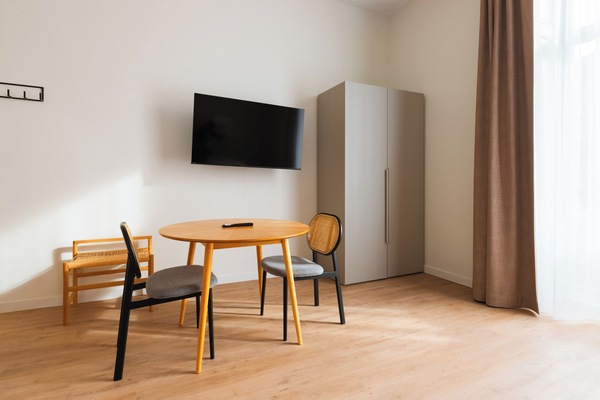 Comfort Twin Suite | Individually decorated, individually furnished, desk, laptop workspace