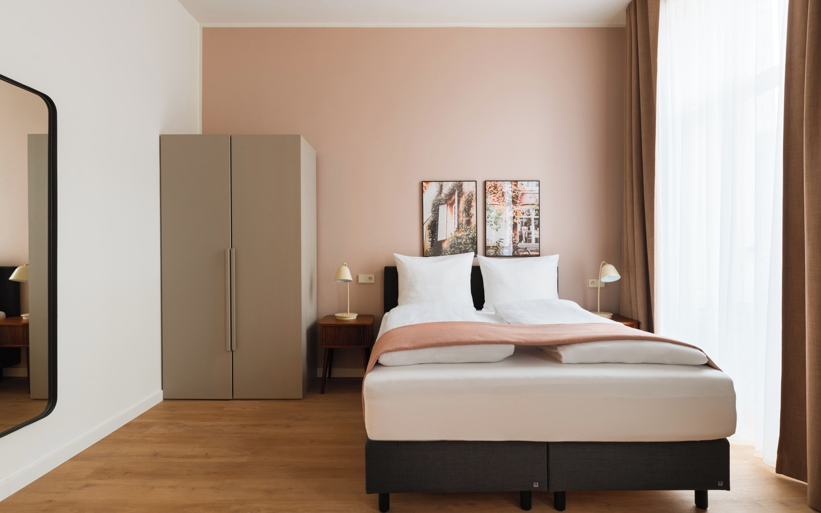 Comfort Suite with sofa bed | 特色装修、特色家居、办公桌、笔记本电脑工作区