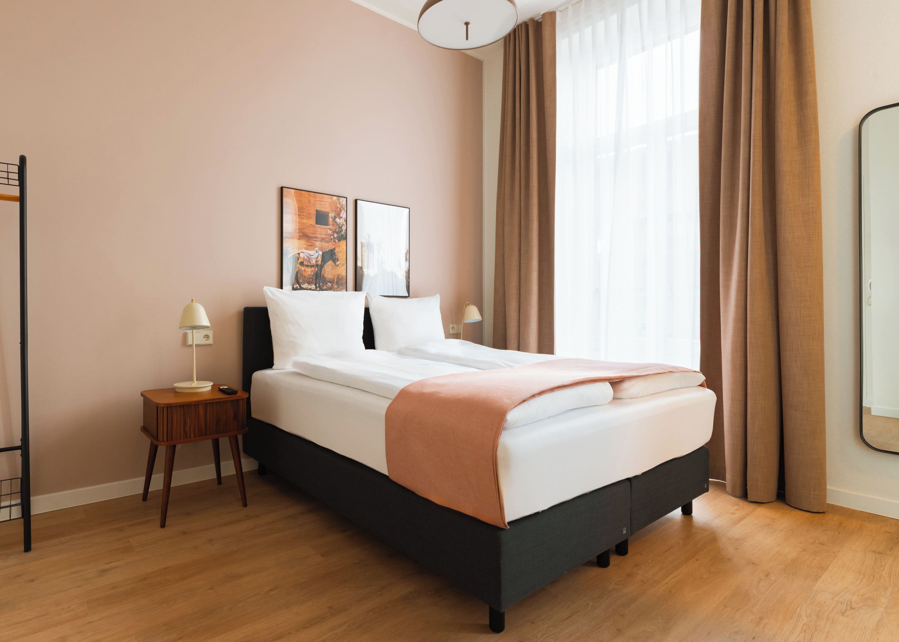 Svit | Individuell inredning, unika möbler, skrivbord och arbetsyta för laptop