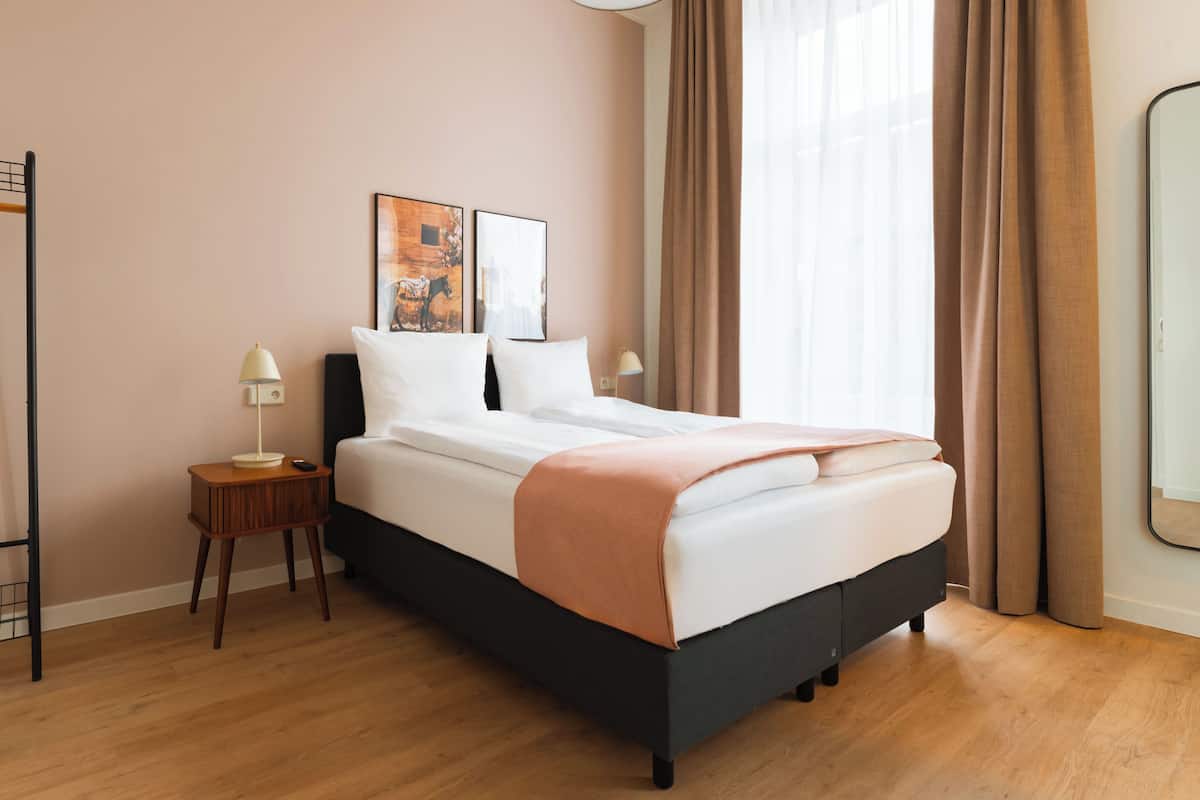 Suite | Individuell dekoriert, individuell eingerichtet, Schreibtisch