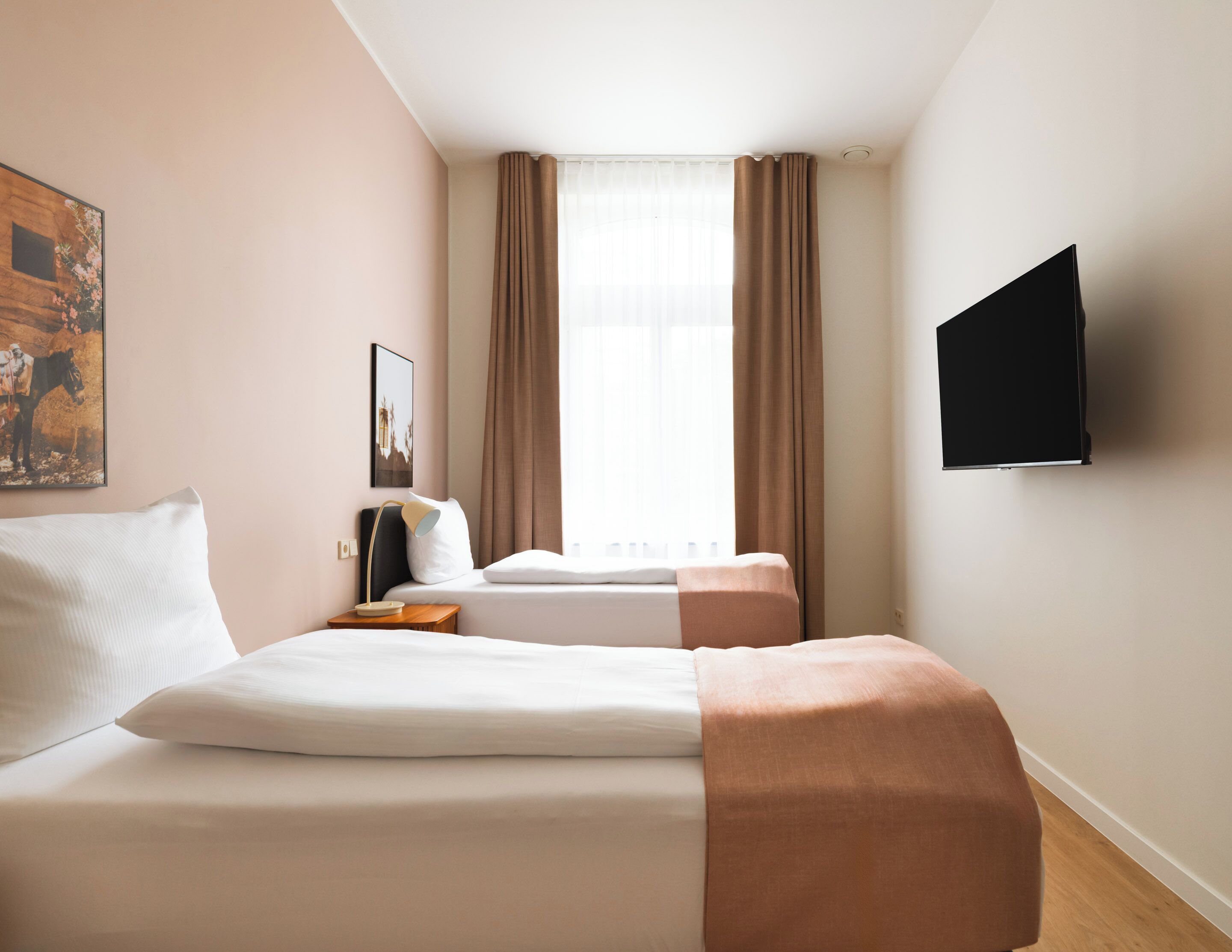 Twin Suite | Décoration personnalisée, ameublement personnalisé, bureau
