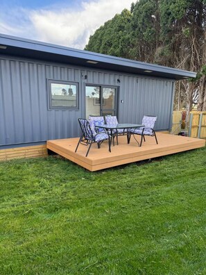 Outdoor dining - Tiny Home in Scottsdale (Scottsdale)