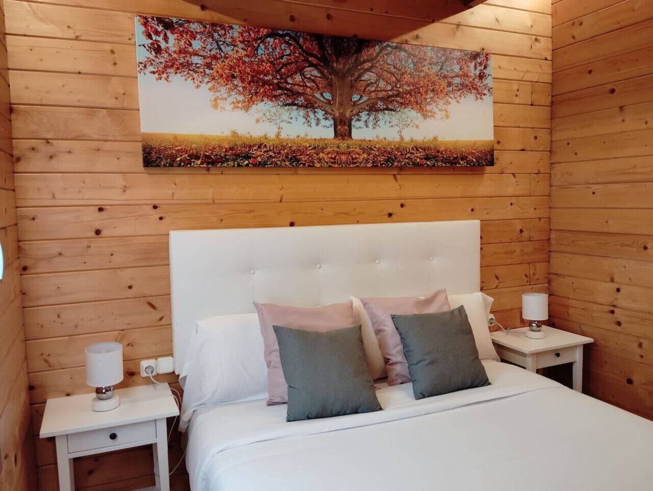 Lit parapluie, Wi-Fi, draps fournis