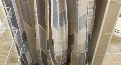 Charming 1-bedroom apartment in lovely Buffalo with AC