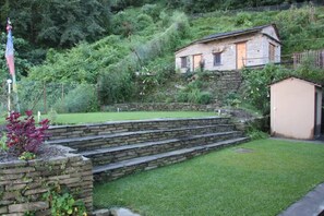 Property grounds - Experience luxury in this stunning villa with views and a private chef (Tanchowk village)