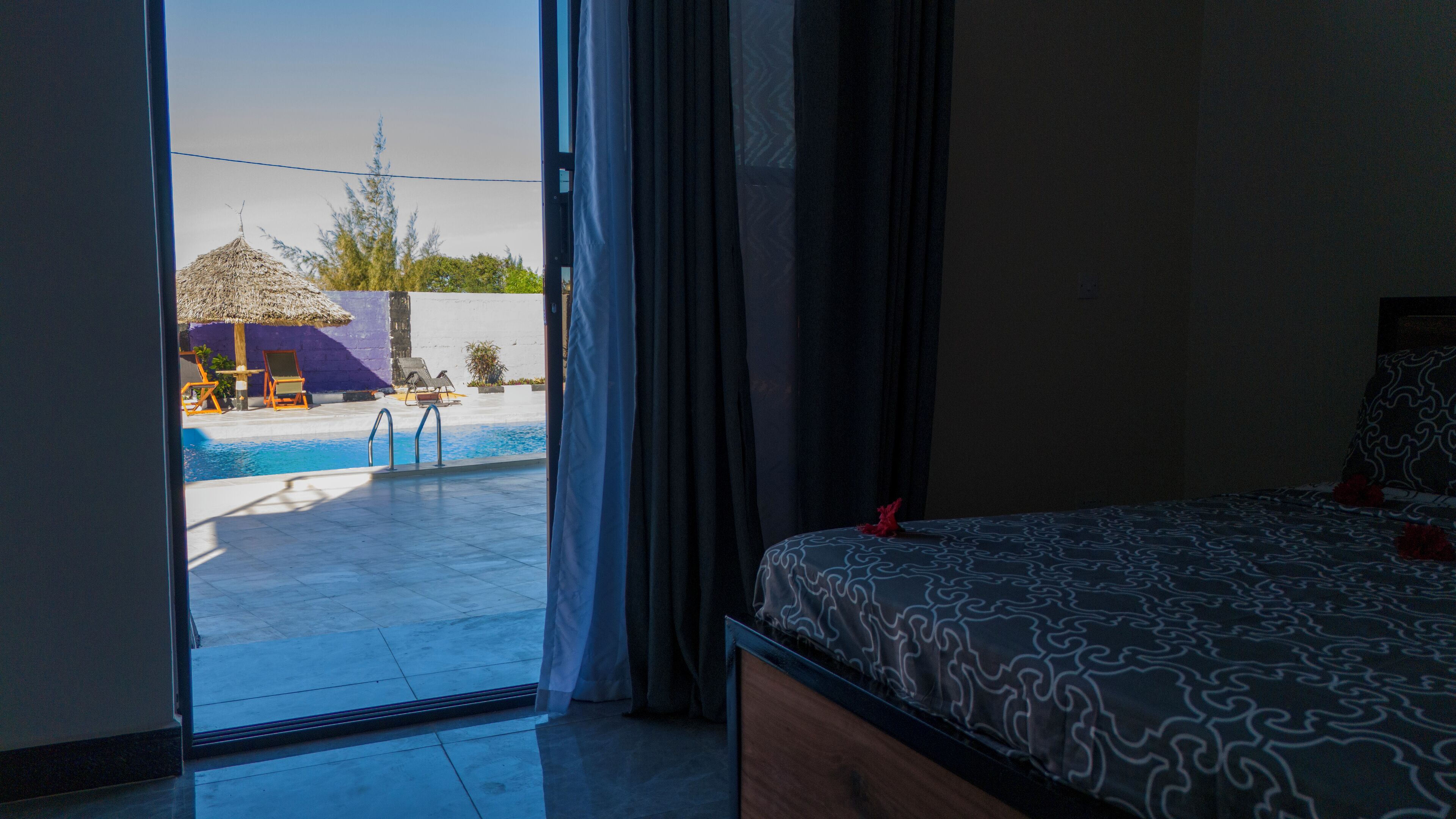 ダブルルーム パティオ プールビュー | WiFi (無料)