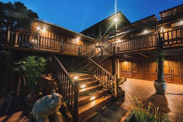 Villa, 5 Yatak Odası, Sigara İçilebilir, Kişiye Özel Havuzlu | Dış mekân