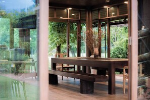 Villa, 5 Bedrooms, Smoking, Private Pool | Dining room