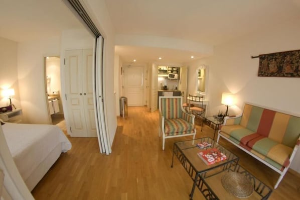 Free minibar, in-room safe, individually furnished, desk