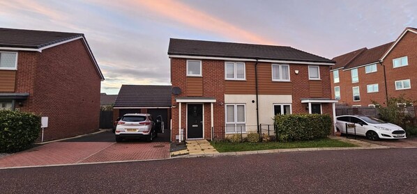 House, 3 Bedrooms, Patio | Front of property