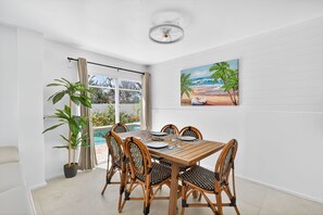 Dining - Entire Villa Nature View-Heated Pool/Block to Sand (Fort Myers Beach)