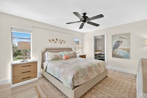 7 bedrooms, iron/ironing board, travel cot, WiFi - Entire Villa Nature View-Heated Pool/Block to Sand (Fort Myers Beach)