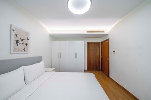 Apartment, 3 Bedrooms, Kitchen, City View | Free WiFi - Tyms Morden 3BR 2BA APT Bella Vita (Shanghai)