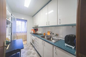 Mikroaaltouuni, uuni, liesi