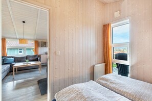 2 bedrooms, WiFi, bed sheets