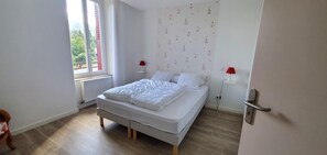 2 soveværelser, strygejern/strygebræt