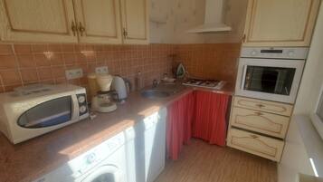 KylskÄp, mikrovÄgsugn, ugn och diskmaskin