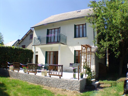 Maison de vacances à Murol  8 pers., jardin clos, proche château  commerces