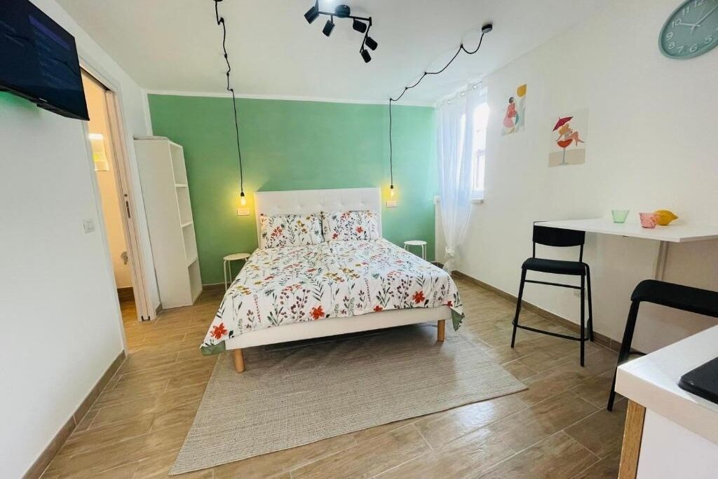 1 camera, ferro/asse da stiro, Wi-Fi, lenzuola