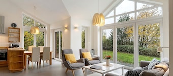 Holiday Home 'Badeuferhaus' with Sea View, Private Terrace and Wi-Fi