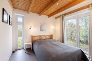 2 bedrooms, WiFi, bed sheets - Holiday Home 'Badeuferhaus' with Sea View, Private Terrace and Wi-Fi (Kosel)