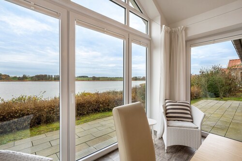 Holiday Home 'Schwanenuferhaus' with Sea View, Private Terrace and Wi-Fi