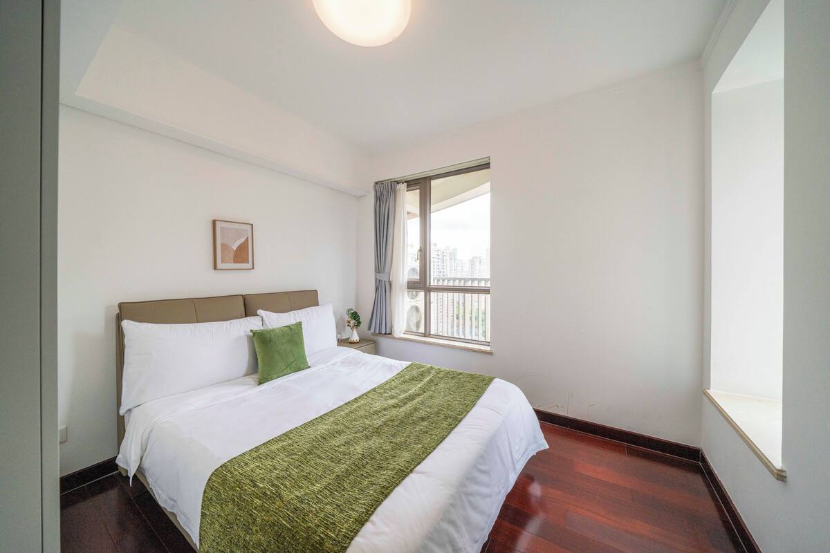 Superior Apartment, 2 Bedrooms, Kitchen, City View