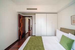 Superior Apartment, 2 Bedrooms, Kitchen, City View | Free WiFi - Tyms Modern 2BR APT Yucui Garden (Shanghai)