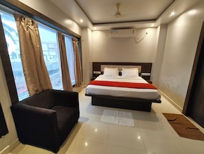 Deluxe Double Room, Multiple Beds, Air conditioning | Hypo-allergenic bedding, desk, free WiFi