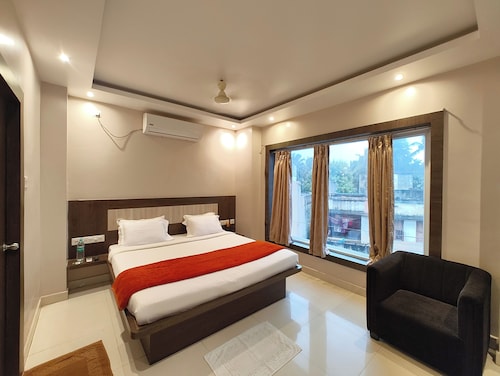 Hotel Home Town Puri 