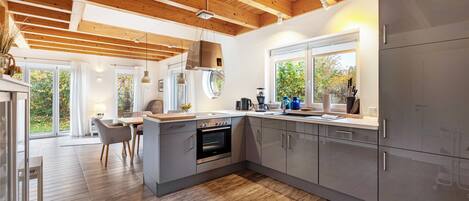 冰箱、微波炉、烤箱、炉灶