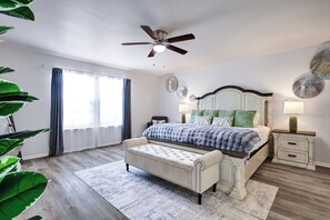 مكتب ومكواة/لوح كي وواي فاي مجانًا وملاءات أسرّة