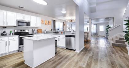 Hot Tub Nr Sea World Yard BBQ Swing Set Game Room