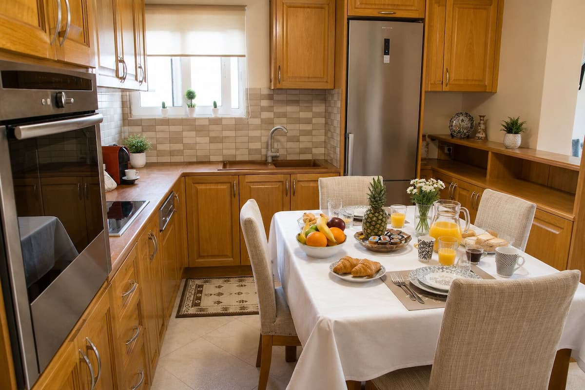 Luxury Suite, Ocean View | Private kitchen