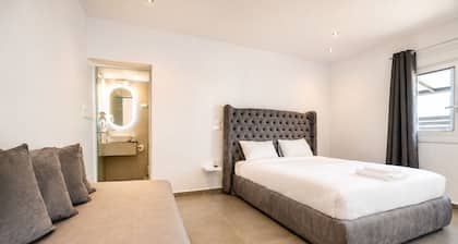 ATH Airport Suites Free Shuttle