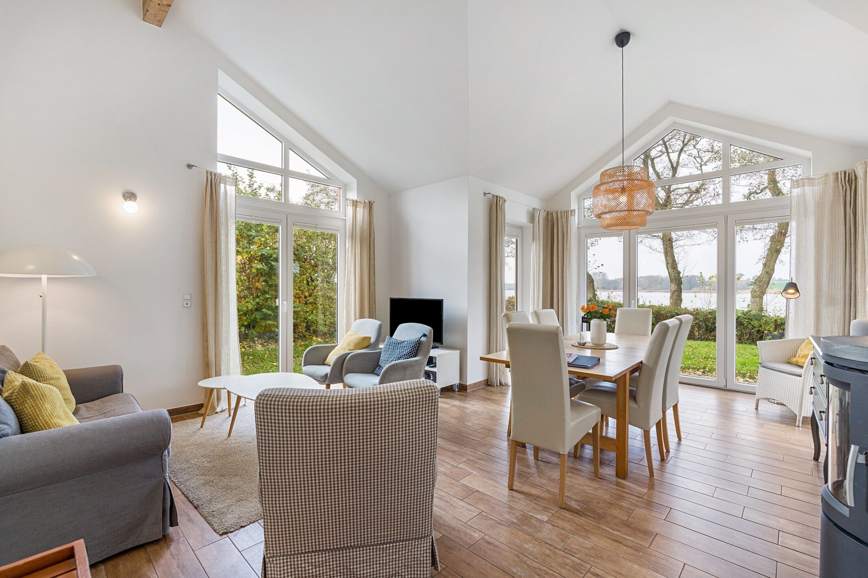 TV, fireplace, DVD player, stereo