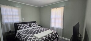 3 chambres, fer et planche à repasser, Wi-Fi, draps fournis
