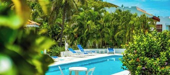 Castles in Paradise 2bd Apt C3 by ZenBreak